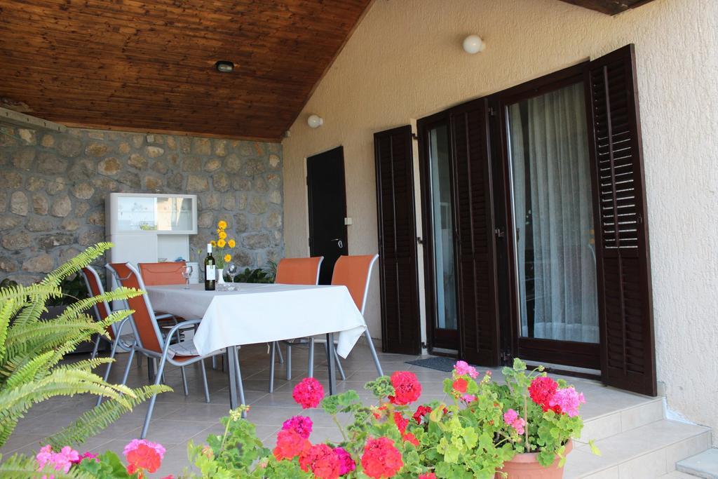 Apartments Basan Ловран Стая снимка
